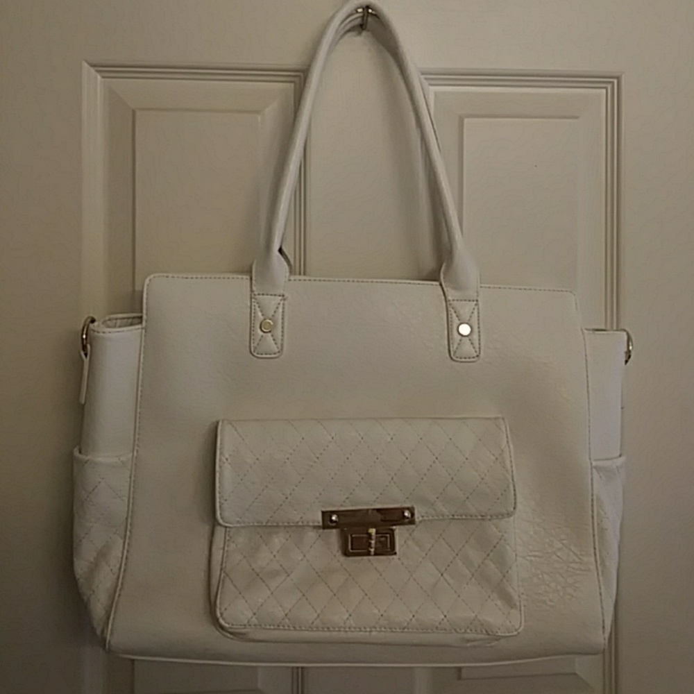 Damsel in defense purse
